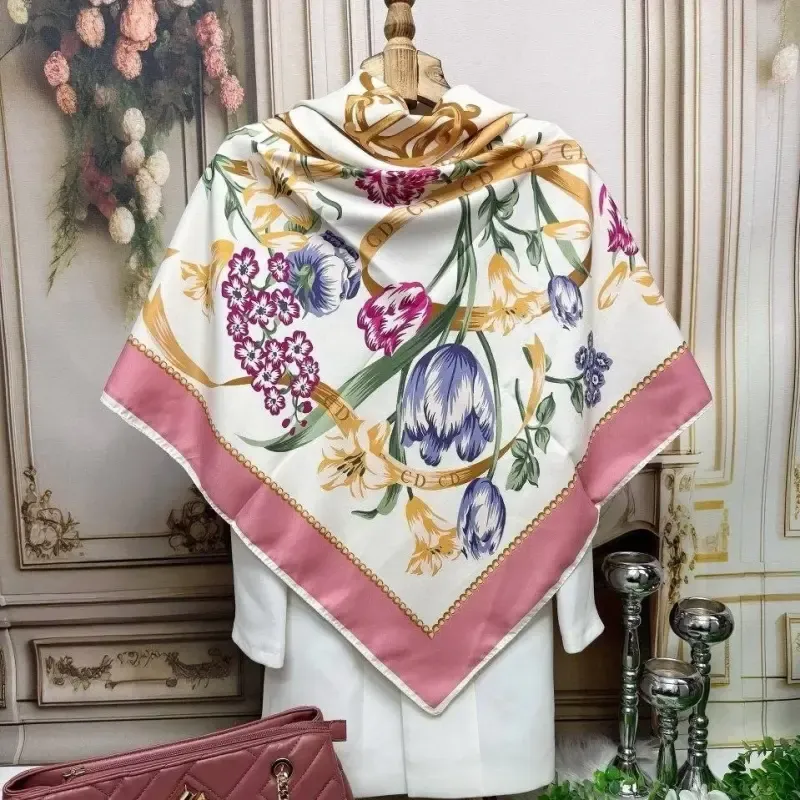 روسری ساتن ابریشم قواره 140 طرح رزگلد دور دوخت مجلسی